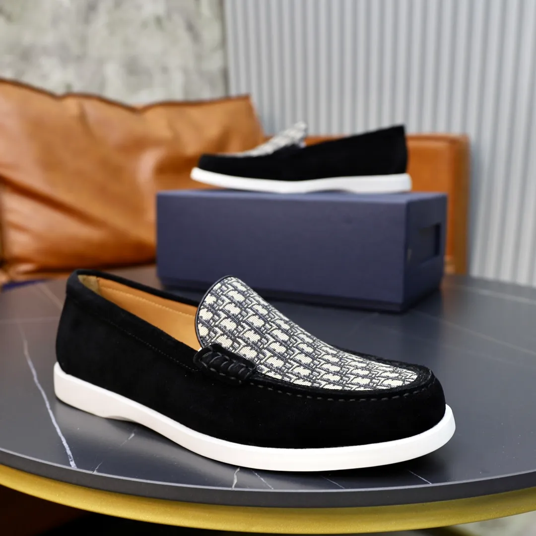 Ex-factory price: 540🙅‍♂️🙅‍♂️🙅‍♂️ Brand: Dior DIOR Standard code: Men's code 38/44 (45 can be customized) Grade: Same as the official website Material: Original cowhide stitching, cowhide lining, original TPU wear-resistant soft outsole Style categories: Leisure and sports version, footwear for driving, young fashion, European and American trends, British style Color: actual picture color